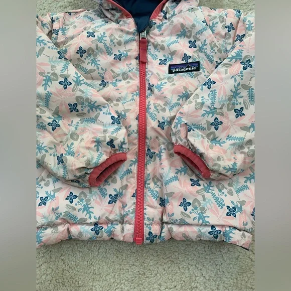 Patagonia Size 2T Reversible Down Sweater Hoodie in Blue and Pink Flowers - Picture 8 of 16